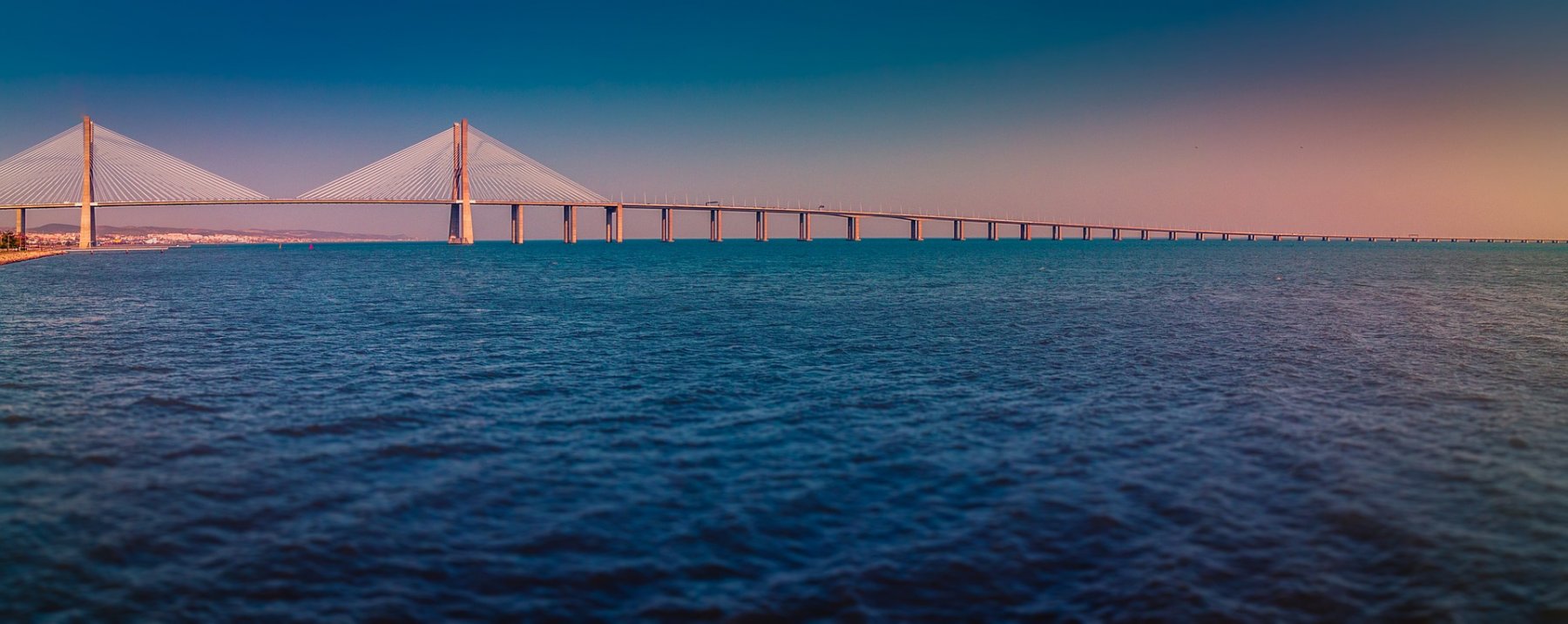 Puente Vasco de Gama