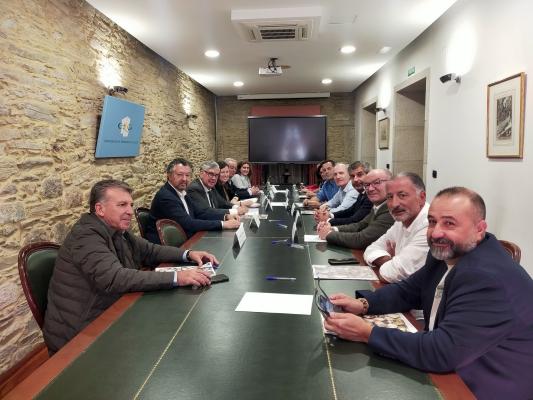 La Comisión Mar-Industria de la CEG y el Colexio de Biólogos de Galicia analizan las causas de la bajada de la producción de bivalvos y posibles medidas y acciones correctoras