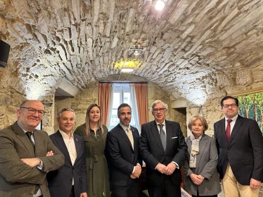 La CEG se reúne con el consejero comercial de la Embajada de EEUU en España, John Coronado