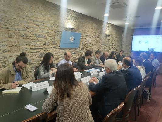 A Comisión de Dixitalización, Innovación e Economía verde da CEG aborda co director de AMTEGA as axudas para a mellora da conectividad das pemes