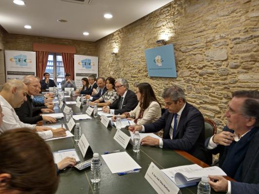 La CEG reúne a su Comisión de Infraestructuras y a su Comisión Mar Industria con la conselleira de Vivenda