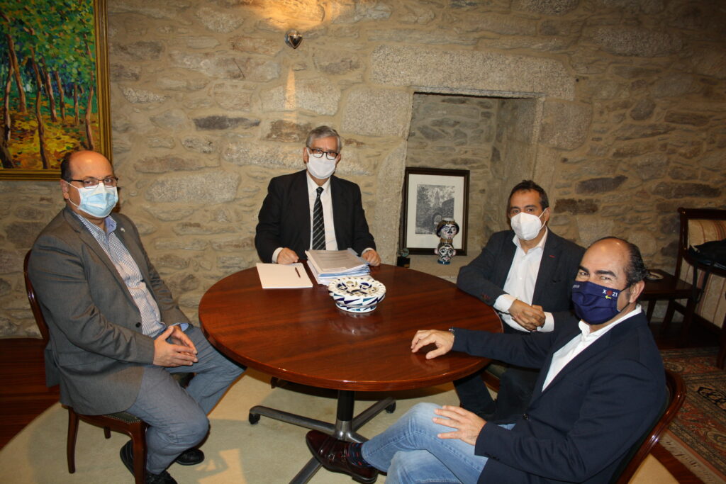 Reunión con representantes do Clúster de Turismo de Galicia