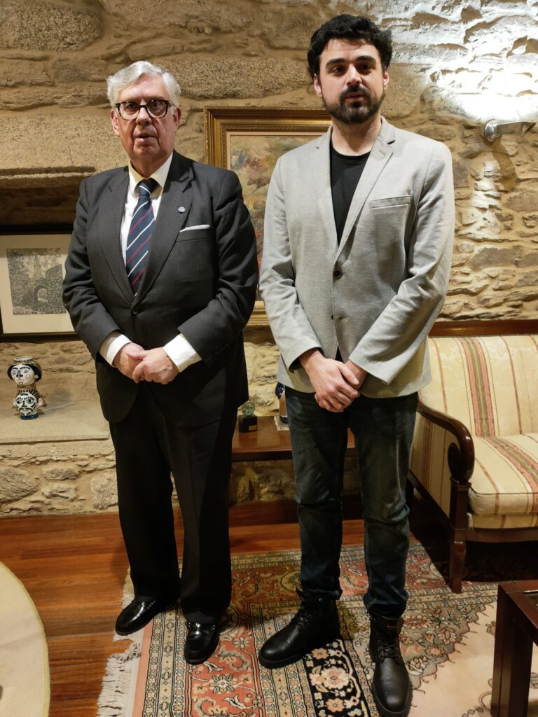 A CEG explica ao coordinador de Podemos Galicia e candidato número dous á Xunta que piden "un marco político estable para inspirar confianza e facilitar a toma de decisións empresariais"