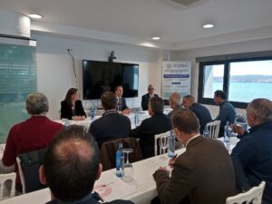 La Comisión Mar Industria de la CEG plantea iniciativas conjuntas con otras comunidades o a nivel estatal y proponen estudiar campañas de sensibilización para fomentar el consumo de productos pesqueros locales y explorar vías para reducir la carga fiscal