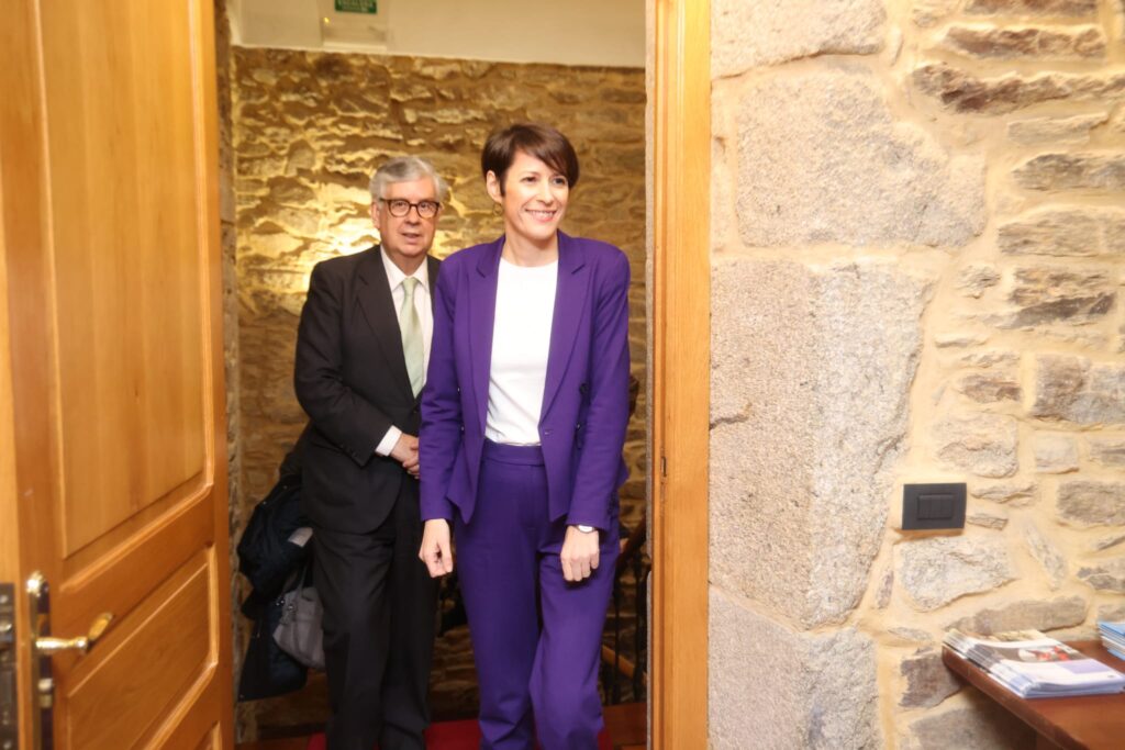 La CEG expone a la candidata del BNG a la Xunta que “Galicia necesita un gobierno estable y no radicalizado