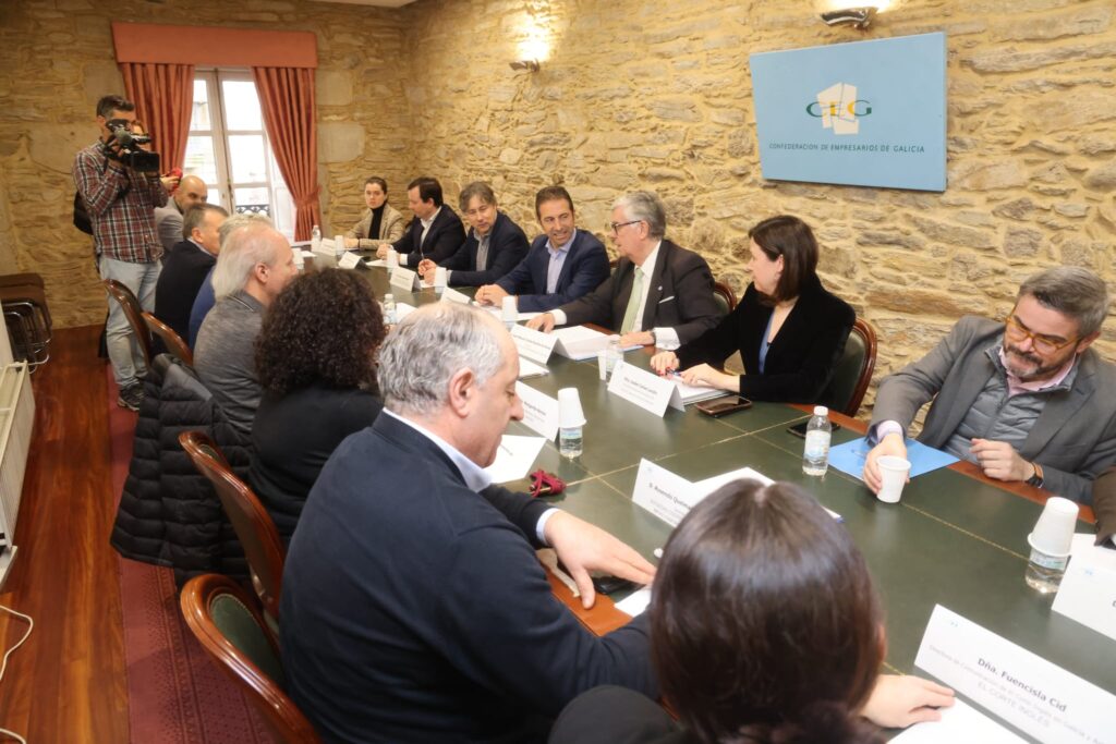 La Comisión Mar-Industria de la CEG reclama medidas que promuevan la recuperación del consumo de productos del mar y un marco jurídico estable para la ordenación del litoral